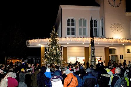 Kulturní dění * Stromeček, koledy, perníčky, prskavky, rozzářené oči dětí