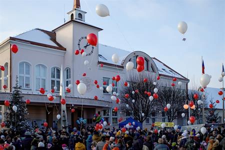 Kulturní dění * Vánoční jarmark u radnice roku 2022