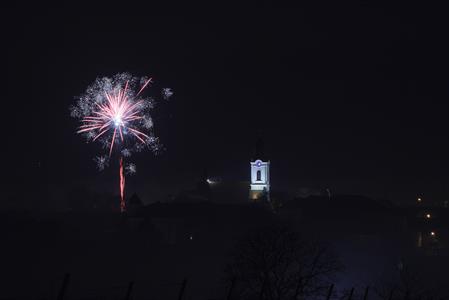 Město Velké Pavlovice * Pestrobarevný novoroční ohňostroj ve fotografiích pana Oldřicha Otáhala