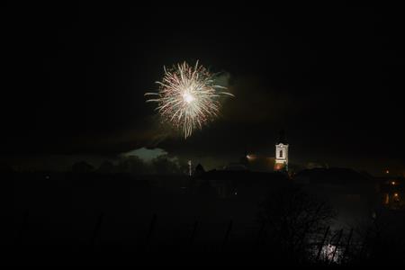 Město Velké Pavlovice * Pestrobarevný novoroční ohňostroj ve fotografiích pana Oldřicha Otáhala