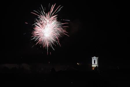 Město Velké Pavlovice * Pestrobarevný novoroční ohňostroj ve fotografiích pana Oldřicha Otáhala