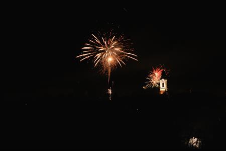 Město Velké Pavlovice * Pestrobarevný novoroční ohňostroj ve fotografiích pana Oldřicha Otáhala