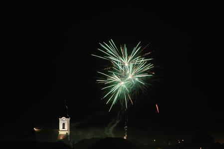 Město Velké Pavlovice * Pestrobarevný novoroční ohňostroj ve fotografiích pana Oldřicha Otáhala