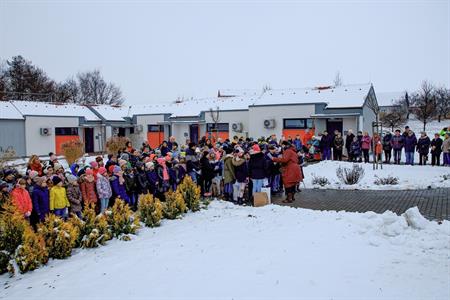  Kulturní dění * Vánoční zpívání seniorům s projektem KomUNIta 