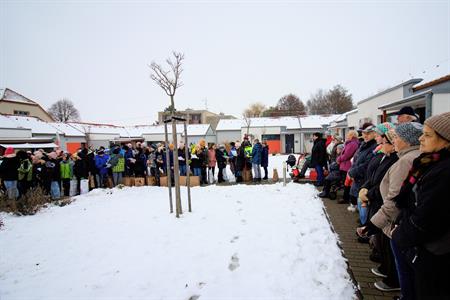  Kulturní dění * Vánoční zpívání seniorům s projektem KomUNIta 