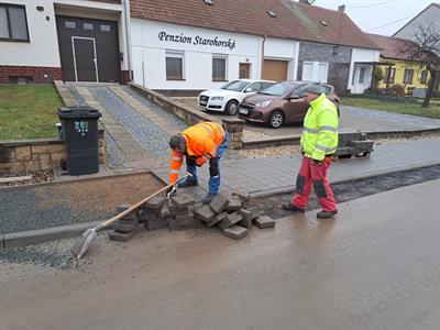 Služby města * Rekonstrukce chodníku na ulici Starohorská