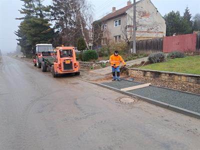 Služby města * Rekonstrukce chodníku na ulici Starohorská