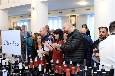 Vinařské akce * PROMENÁDA ČERVENÝCH VÍN 2023; VOC vinice