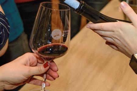 Vinařské akce * PROMENÁDA ČERVENÝCH VÍN 2023; VOC vinice
