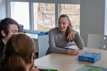 Gymnázium * Projekt Podpora mladých dobrovolníků; velkopavlovičtí studenti v Senici