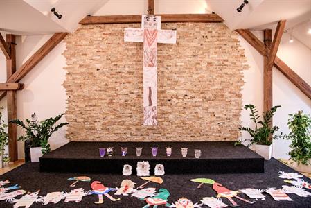 ZŠ * Výstava výtvarných prací žáků I. a II. stupně Základní školy Velké Pavlovice v podkrovním sále na radnice města