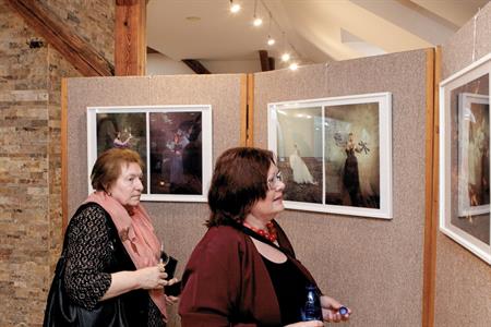 Kultura ve městě * Vernisáž výstavy PŘES ZRCADLO - inscenované fotografie slovenského autora Stanislav Fehéra