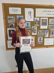  Gymnázium * Krajské kolo Soutěže v ruském jazyce - úspěchy studentek Žanety Blažkové a Julie Veverkové 