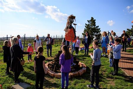 Kultura ve městě * Slet čarodějnic letos premiérově pod rozhlednou Slunečná