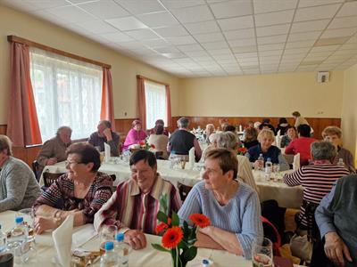 Družba s městem Ždírec nad Doubravou * Velkopavlovičtí senioři navštívili družební město Ždírec nad Doubravou na Vysočině