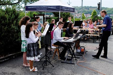 Kultura * Toskánské odpoledne otevřelo zahrady penzionu André; Oslavy 10 let od otevření penzionu