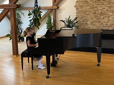 ZUŠ * Klavírní a pěvecký koncert žáků tříd BcA. Barbory Hanákové a Mgr. Jiřího Polacha