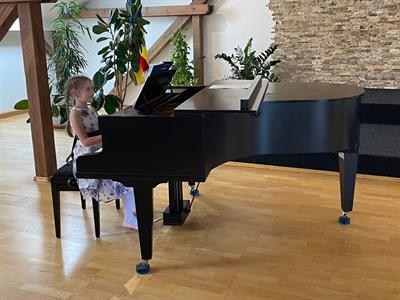 ZUŠ * Klavírní a pěvecký koncert žáků tříd BcA. Barbory Hanákové a Mgr. Jiřího Polacha