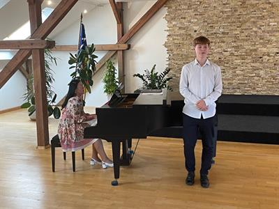 ZUŠ * Klavírní a pěvecký koncert žáků tříd BcA. Barbory Hanákové a Mgr. Jiřího Polacha