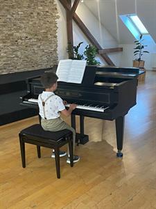 ZUŠ * Klavírní a pěvecký koncert žáků tříd BcA. Barbory Hanákové a Mgr. Jiřího Polacha