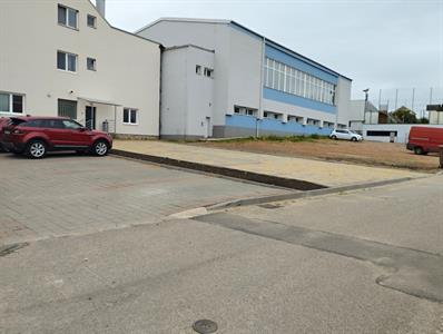 Služby města * Z činnosti během letních prázdnin - stavíme, opravujeme, sečeme, zaléváme