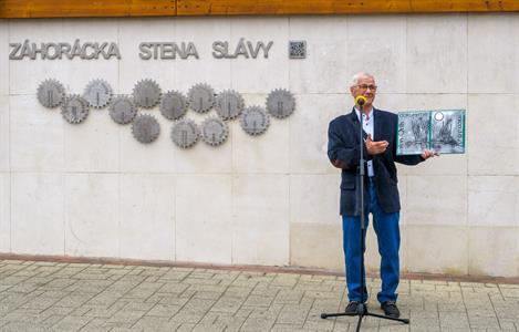 Družbna se slovenským městem Senica * Výtvarník Štefan Orth vstoupil třináctý na Záhorácké stěně slávy
