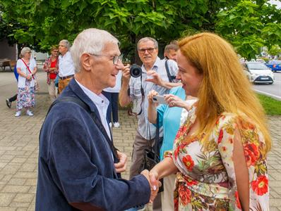 Družbna se slovenským městem Senica * Výtvarník Štefan Orth vstoupil třináctý na Záhorácké stěně slávy