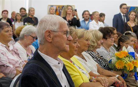 Družbna se slovenským městem Senica * Výtvarník Štefan Orth vstoupil třináctý na Záhorácké stěně slávy