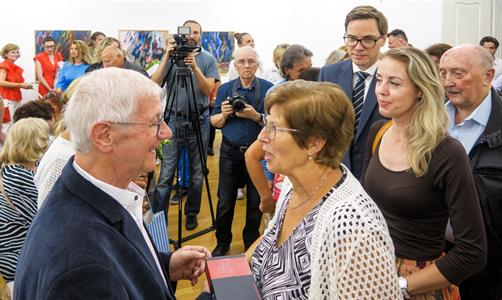 Družbna se slovenským městem Senica * Výtvarník Štefan Orth vstoupil třináctý na Záhorácké stěně slávy
