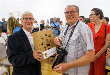 Družbna se slovenským městem Senica * Výtvarník Štefan Orth vstoupil třináctý na Záhorácké stěně slávy