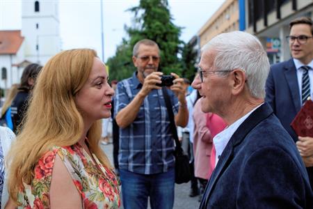 Družbna se slovenským městem Senica * Výtvarník Štefan Orth vstoupil třináctý na Záhorácké stěně slávy