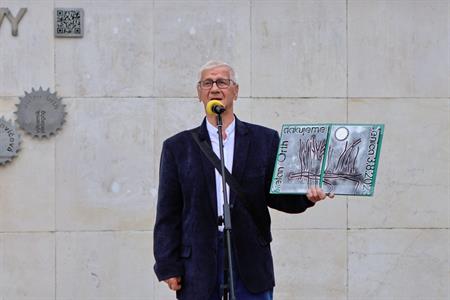 Družbna se slovenským městem Senica * Výtvarník Štefan Orth vstoupil třináctý na Záhorácké stěně slávy