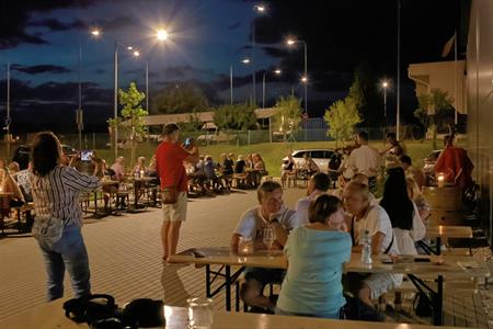 Vinařské akce * Vinné léto s cimbálem 2023 ve Vinařství Buchtovi už poosmé
