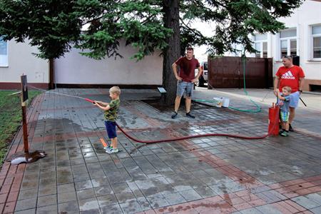 SDH * Naši hasiči si připravili pro děti (nejen) školou povinné loučení s prázdninami