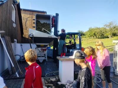 Základní škola  * Projektový den DÁME KROJ ve vinařství