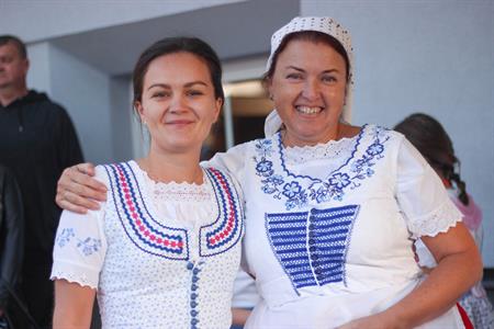 Základní škola * Žáci I. stupně se stali součástí celorepublikového happeningu DÁME KROJ