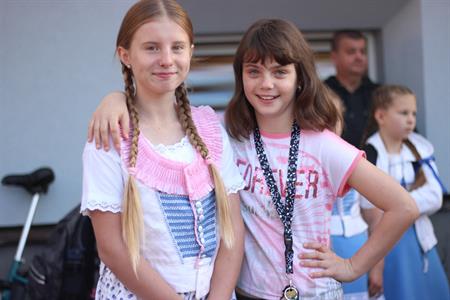 Základní škola * Žáci I. stupně se stali součástí celorepublikového happeningu DÁME KROJ