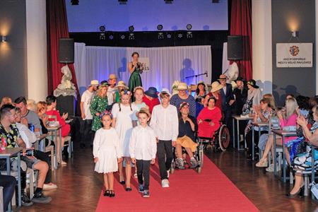 Kultura a kulturní život * Charitativní módní přehlídka WITCH MODELS