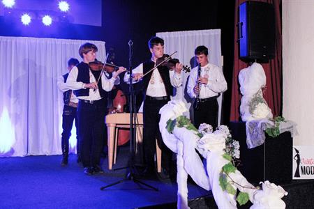 Kultura a kulturní život * Charitativní módní přehlídka WITCH MODELS
