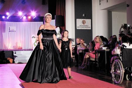 Kultura a kulturní život * Charitativní módní přehlídka WITCH MODELS