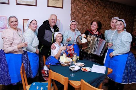 Víno z Velkých Pavlovic * Svatomartinské otevřené sklepy roku 2023