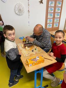 ZŠ * Předvánočními dílničkami jsme v letošním roce opět vstoupili do adventu