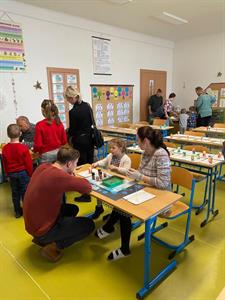 ZŠ * Předvánočními dílničkami jsme v letošním roce opět vstoupili do adventu