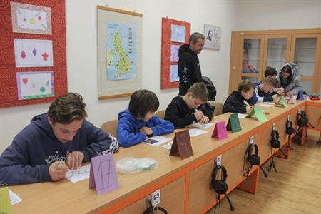 ZŠ * Předvánočními dílničkami jsme v letošním roce opět vstoupili do adventu