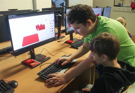 ZŠ * Předvánočními dílničkami jsme v letošním roce opět vstoupili do adventu