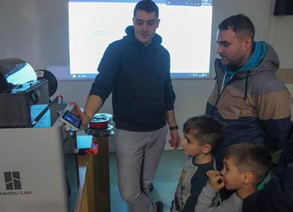 ZŠ * Předvánočními dílničkami jsme v letošním roce opět vstoupili do adventu
