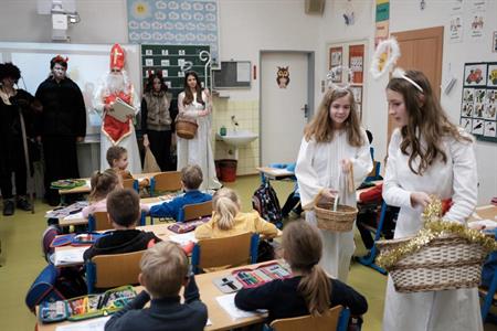 Základní škola * Mikulášská, andělská a čertovská nadílka