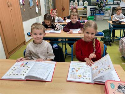 Základní škola * Slavnost SLABIKÁŘE, prvňáčci už jsou čtenáři