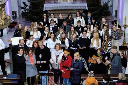 Gymnázium * Vánoční koncert studentů školy v kostele Nanebevzetí Panny Marie