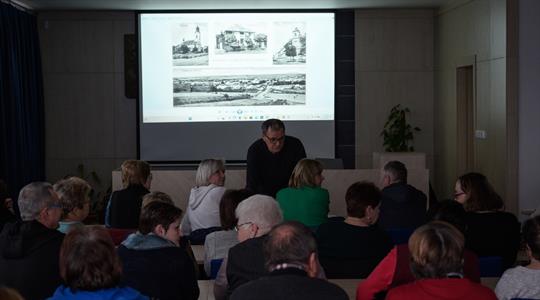 Kultura * Beseda - promítání starých fotografií z Velkých Pavlovic s panem Oldřichem Otáhalem